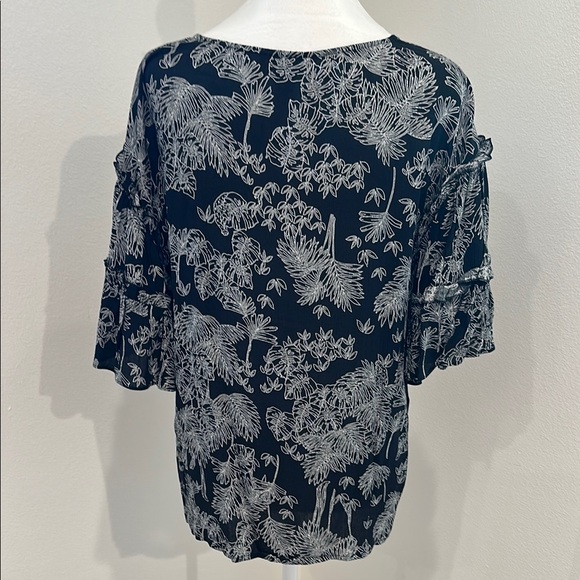 a.n.a Black and White Floral Blouse - Picture 6 of 9